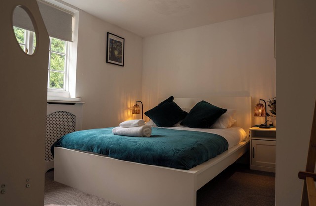 Enchanting 3-bedroom cottage in Canterbury for a cozy getaway