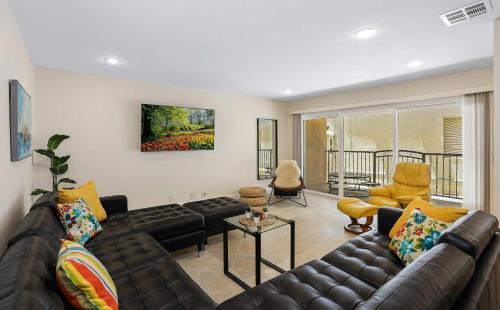 Enchanting Iris - Close to Beach