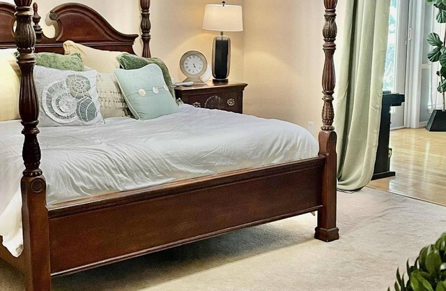 Enchanting Nature Bungalow: Spacious Ecofriendly Home, Wildlife Abounds, 3 acres