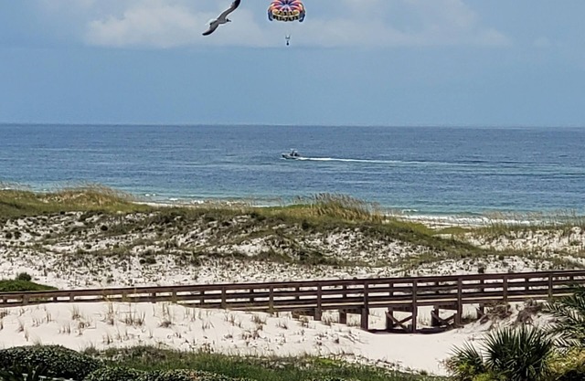 End of summer low rates - Beach plus amenities GALORE!