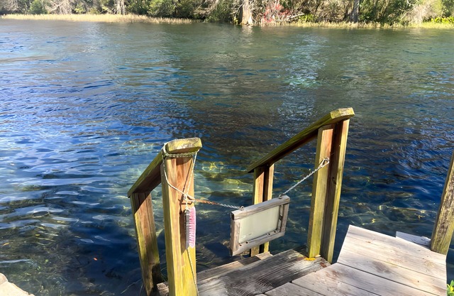 End of the Rainbow Retreat!3-Bed Home on Rainbow River: Kayaks, Games, and more!