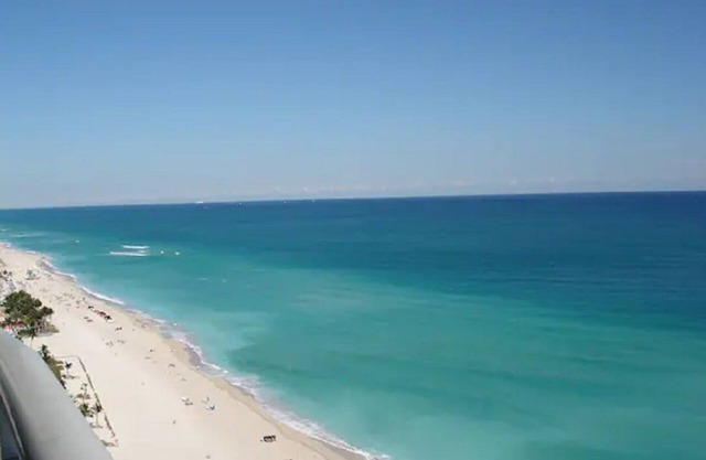 Endless Ocean view from this ocean Front condo 2bed/2.5 bath