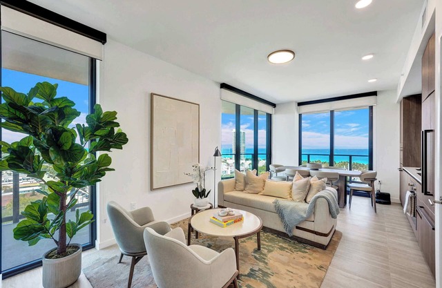 Endless Views from Elegant 4BR Miami Beach Retreat