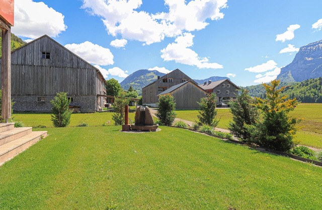 Enjoy a lovely break close to nature in this holiday apartment with access to a pool and sauna.