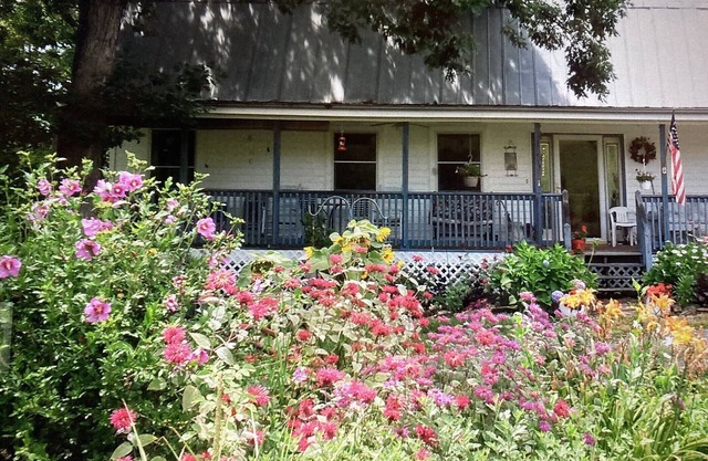 Enjoy beautiful sunrises & peace on Huckleberry Heaven’s 3.6 acres’ mountain top