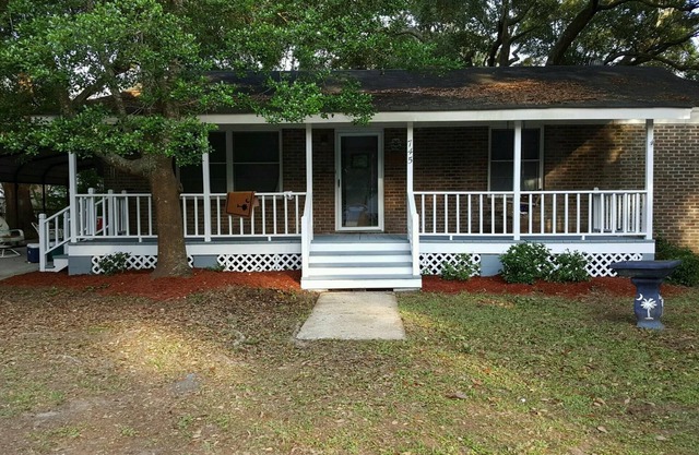 Enjoy Charlestons History & Carolina Sun - 3BR 2 BATH Old Mt. Pleasant