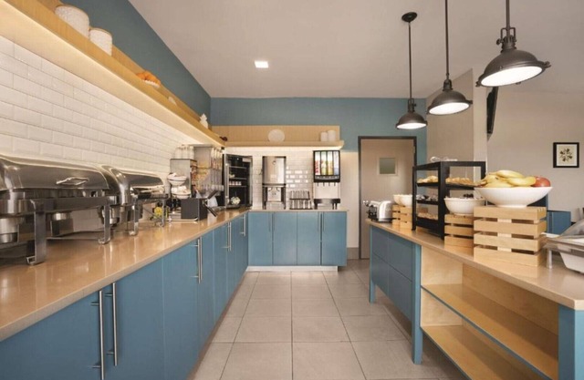 Enjoy free airport transfers to and from our room in Moline