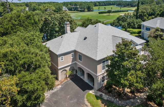 Enjoy relaxing in this well appointed villa with Views of Lake, pool and the 1st fairway