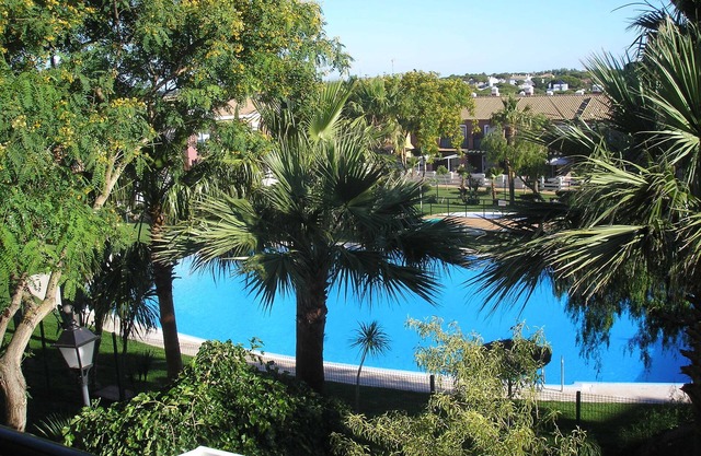 Enjoy summer and in sunny Costa de la Luz, Golf Nearby. 50m to Shops/Restaurant