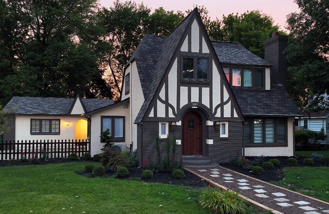 Enjoy the ambiance of Poplar Cottage at Grand Park!