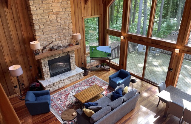 Enjoy your stay in Door County at this Cozy and Spacious Cabin