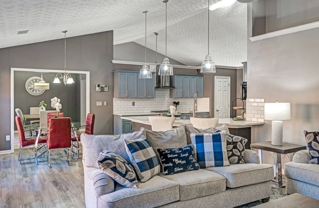 Enjoyable/Spacious 3bd Farmhouse