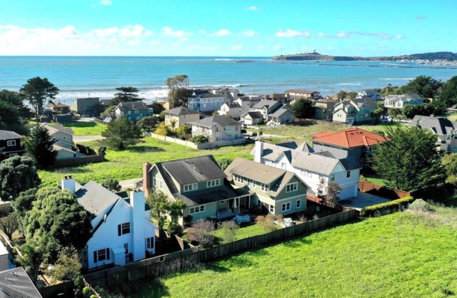 Entire Beach House 4Br 3.5Ba - Walk to the waterfront