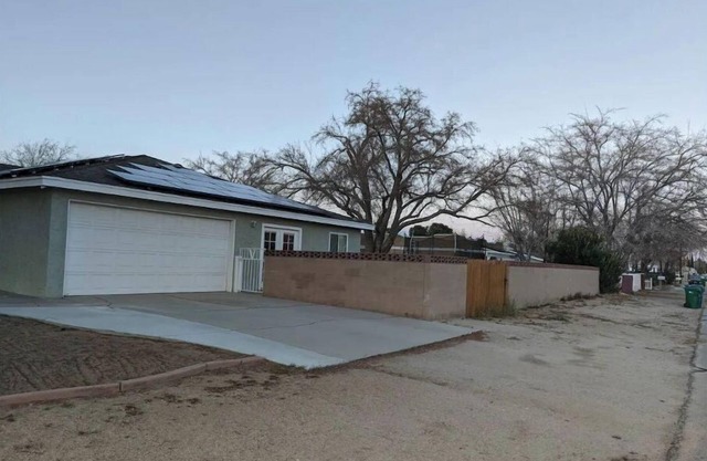 Entire Guest-home 1 Bedroom & Bath & Kitchenette