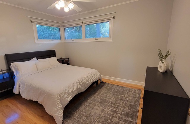 Entire home, close to highway, serene neighborhood