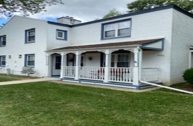 Entire home in Historic Area. Quiet but only 12 min from Airport or Downtown MKE