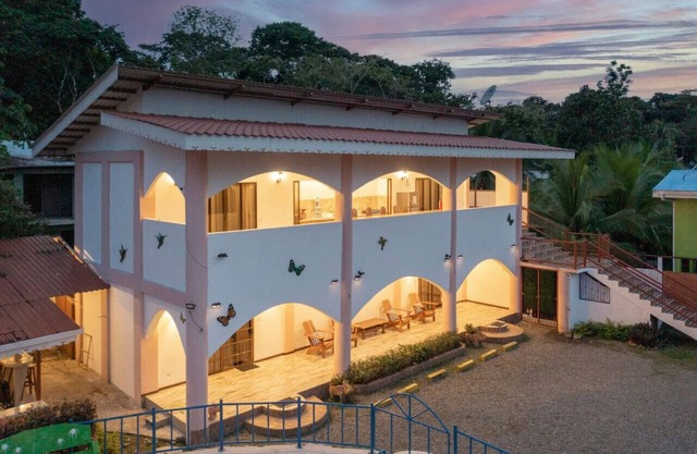 Entire Home Near Beach | Quiet Area | Pool