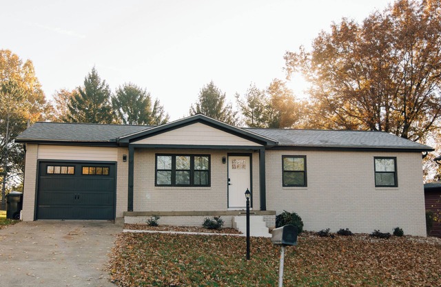 Entire home w/BEAUTIFUL Backyard in Sugarcreek, Ohio