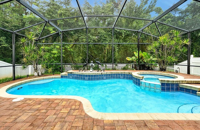 Entire home w/Private Pool,Gated Near Disney