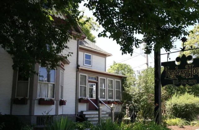 entire landers house, 4 bed,3.5 bath, sleep 8, no pet