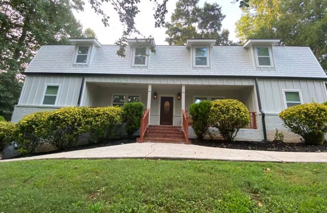 Entire quadplex, 4 apts, group/pet friend, walkable to best of Historic Roswell!