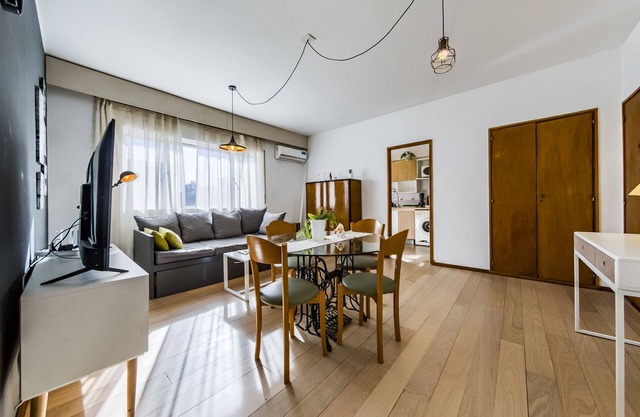 Entre Rios 73 B° Centro a la Vuelta de la Plaza San Martin