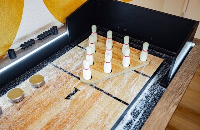 Epic Group Haven: 5 Suites, Sleeps 34, Near Strip