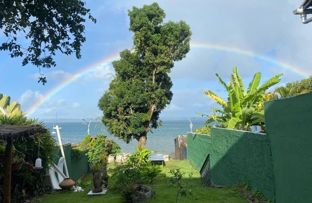 Equipped beachfront house in Itaparica, with 5 bedrooms, 4 bathrooms, garden