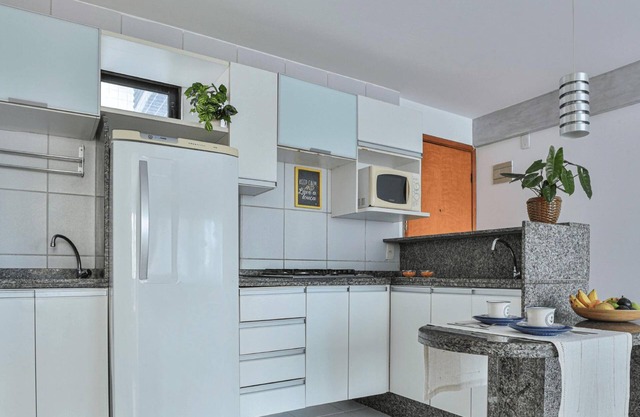 Equipped Flat-Jaqueira Great Location-SH032