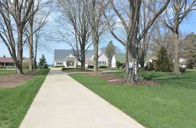 Erie Escape - Lakefront Lake Erie w/Pool