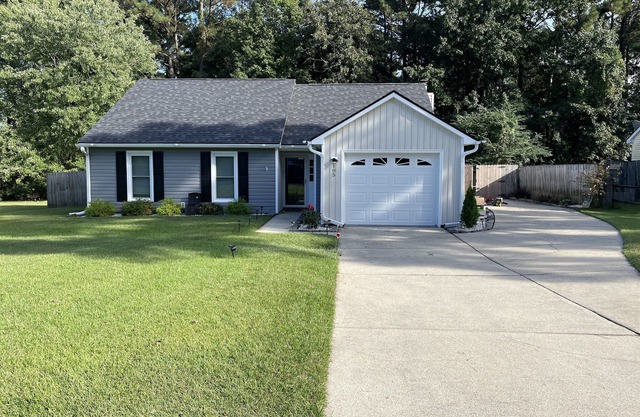 ESCAPE INTO OUR OASIS - full of amenities