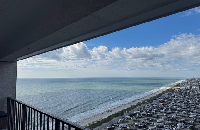 Escape to OCEAN BREEZE/2 BR Condo with Stunning Ocean Front Views