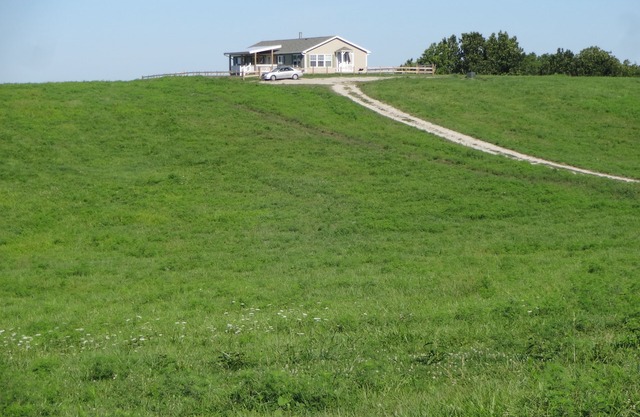 Escape To The Country In Comfort And Style In An Eco-Friendly House