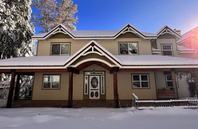 Escape to the Woods, Lux & Fun!