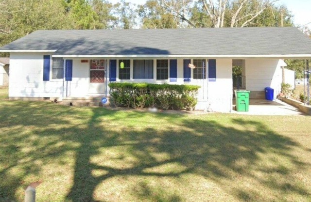 Escape to this cozy 3-bedroom cottage nestled in the heart of Sylvester.