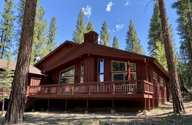 Escape to your Whitehawk Ranch retreat - 2 cozy bedrooms await