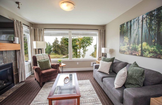 Escape & Unwind in Suite A