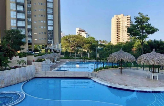 Espectacular Apartamento con Terraza y Piscina en Zazue