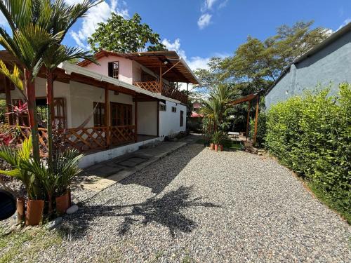 Espectacular Casa-Bonobohouse al lado del rio con reserva natural