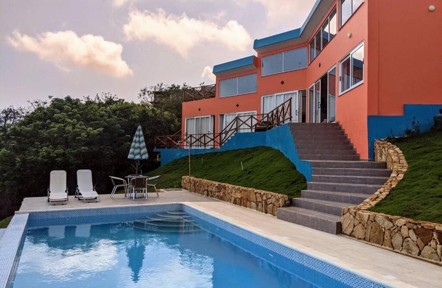 ¡Espectacular casa en Urbanización El Santuario!