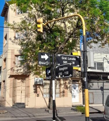 Esquina centrica en Zarate