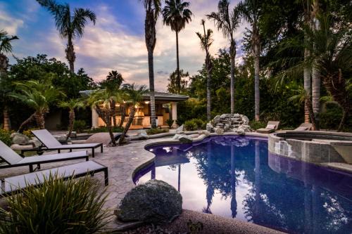 Estate Elegance - 7 Bedrooms - Resort Style Backyard