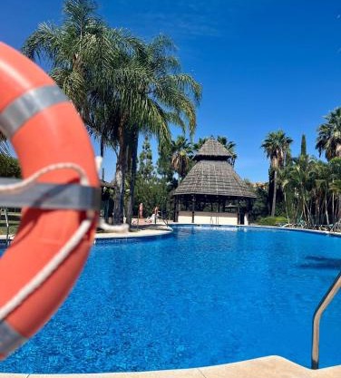 Estepona Penthouse Resort with Private Solárium - Pool & Free Parking