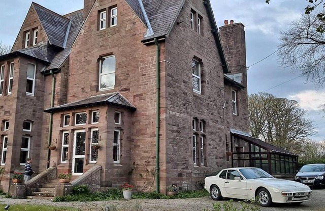 Eta's Manor @ Brooklands