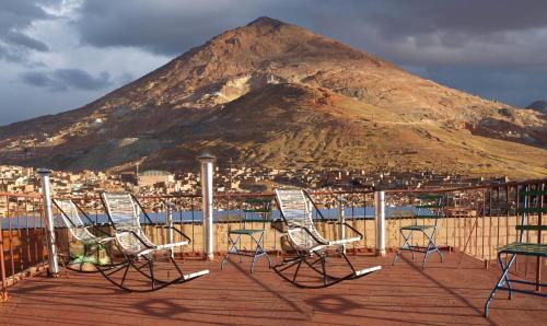 EUCALYPTUS POTOSI only dollars or euros are accepted