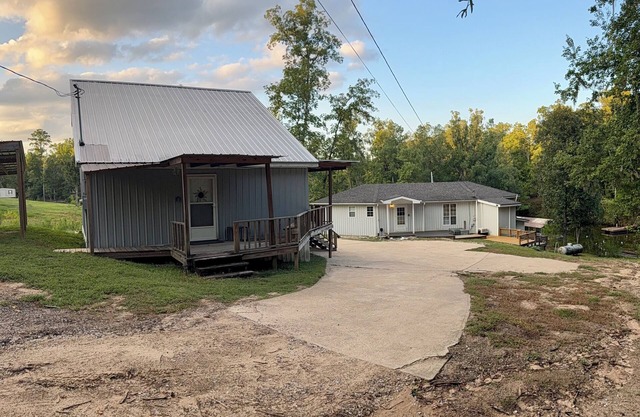 Eufaula AL Lake Front 2 Houses With Dock Great View Sleeps 10 Comfortably