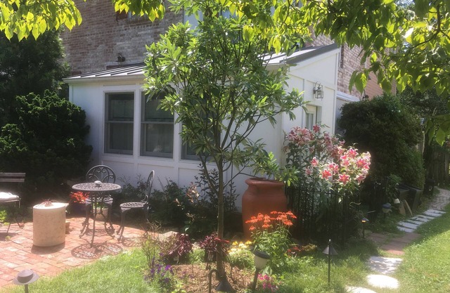 Eurostyle Apartment Near Metro (Bethesda) Easy Access To DC