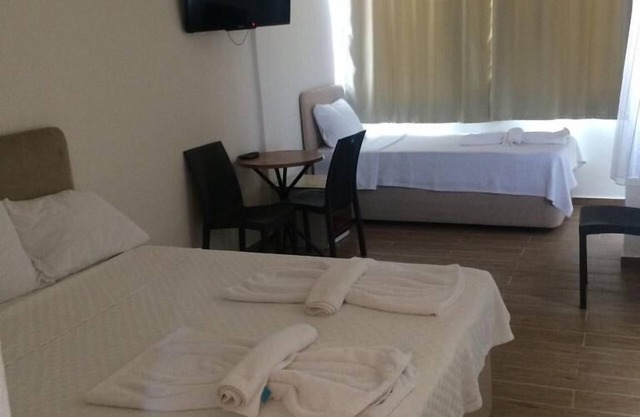 Ev Otel