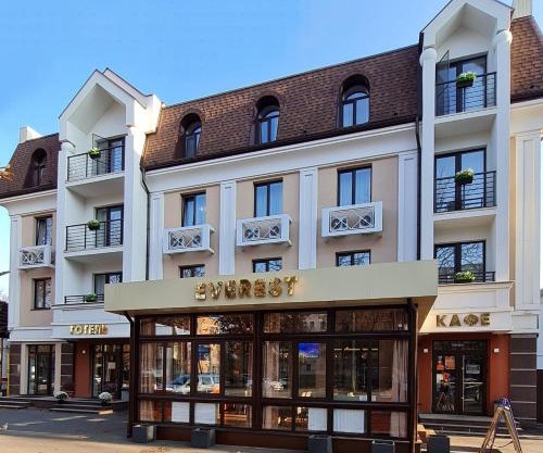 EVEREST Готель