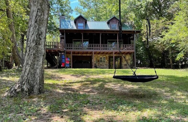 Everett Lodge - Cozy Lakefront Retreat